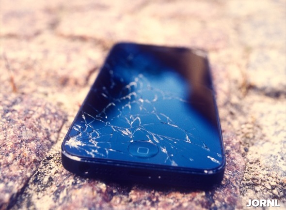 Сломанный iPhone